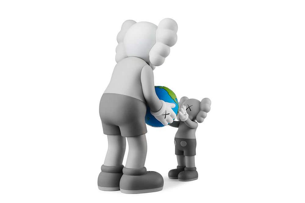 KAWS THE PROMISE Vinyl Figure Grey - New Leaf