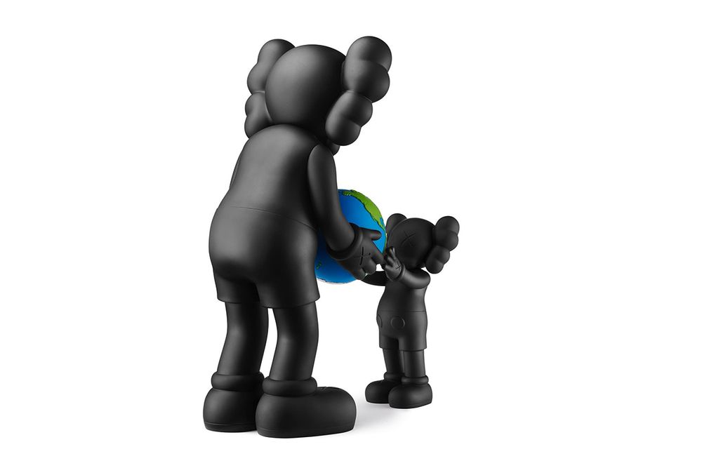 KAWS THE PROMISE Vinyl Figure Black - New Leaf